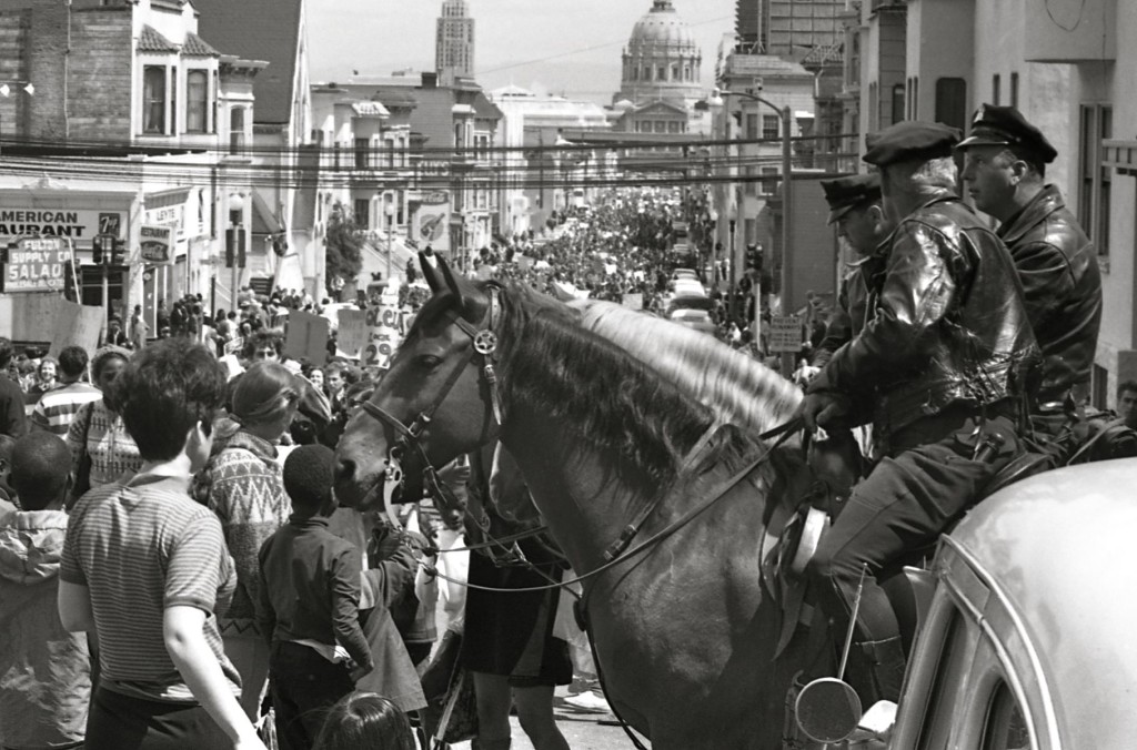 Mounted_policemen_watch_a_Vietnam_War_protest_march_in_San_Francisco,_April_1967